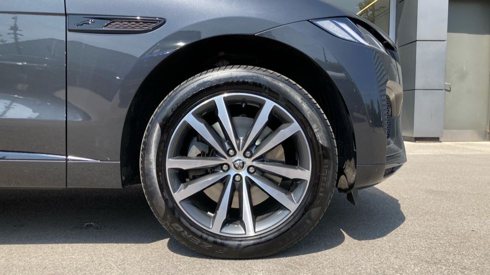 Jaguar F-Pace 2.0 P400e R-Dynamic HSE Black 5dr Auto AWD Estate - Image 8