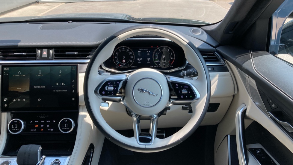 Jaguar F-Pace 2.0 P400e R-Dynamic HSE Black 5dr Auto AWD Estate - Image 15