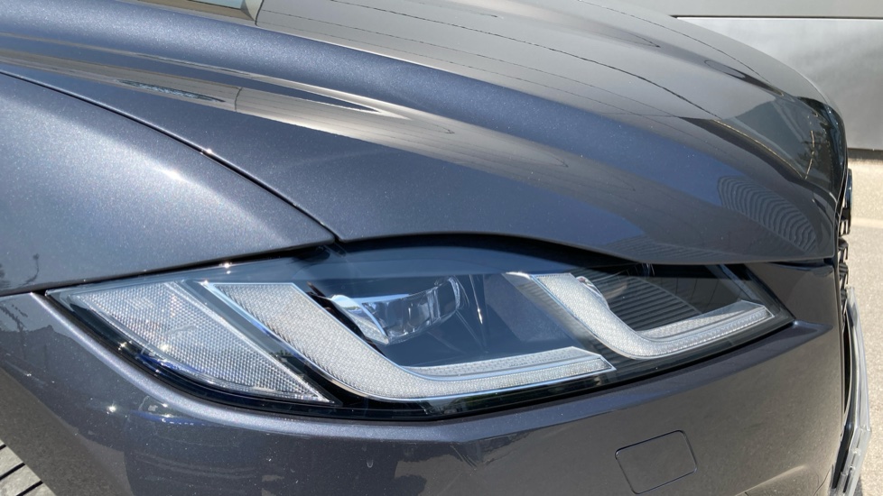 Jaguar F-Pace 2.0 P400e R-Dynamic HSE Black 5dr Auto AWD Estate - Image 17
