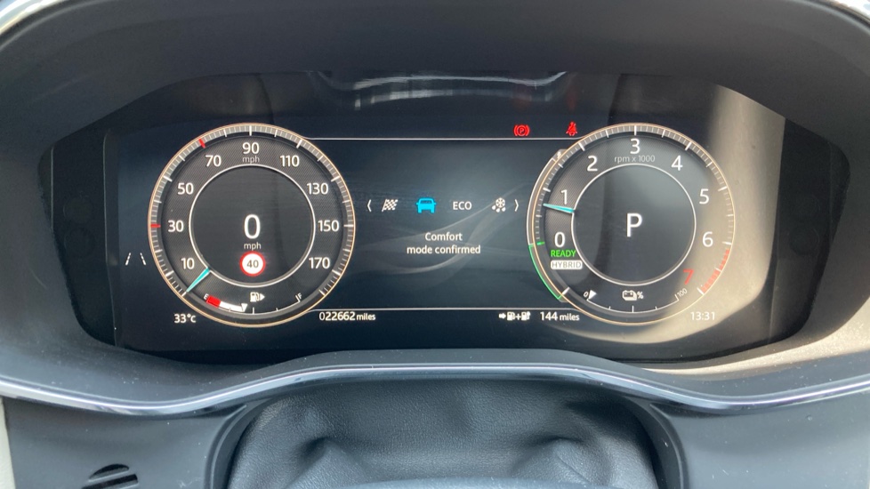 Jaguar F-Pace 2.0 P400e R-Dynamic HSE Black 5dr Auto AWD Estate - Image 39