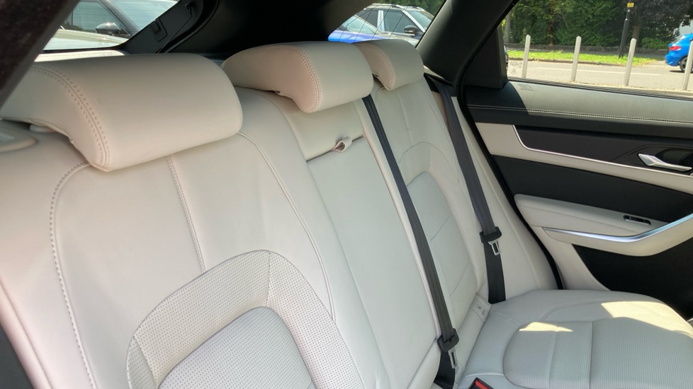 Jaguar F-Pace 2.0 P400e R-Dynamic HSE Black 5dr Auto AWD Estate - Image 48