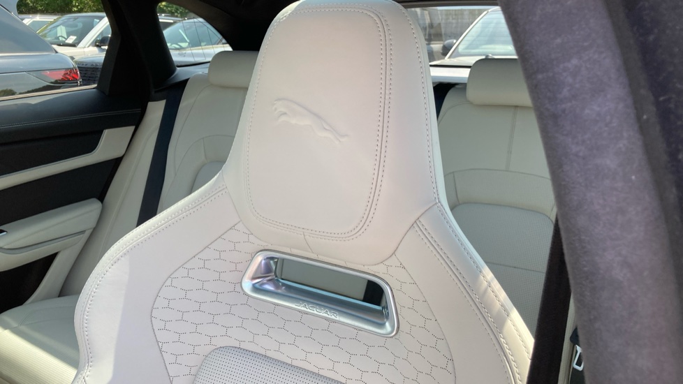Jaguar F-Pace 2.0 P400e R-Dynamic HSE Black 5dr Auto AWD Estate - Image 56