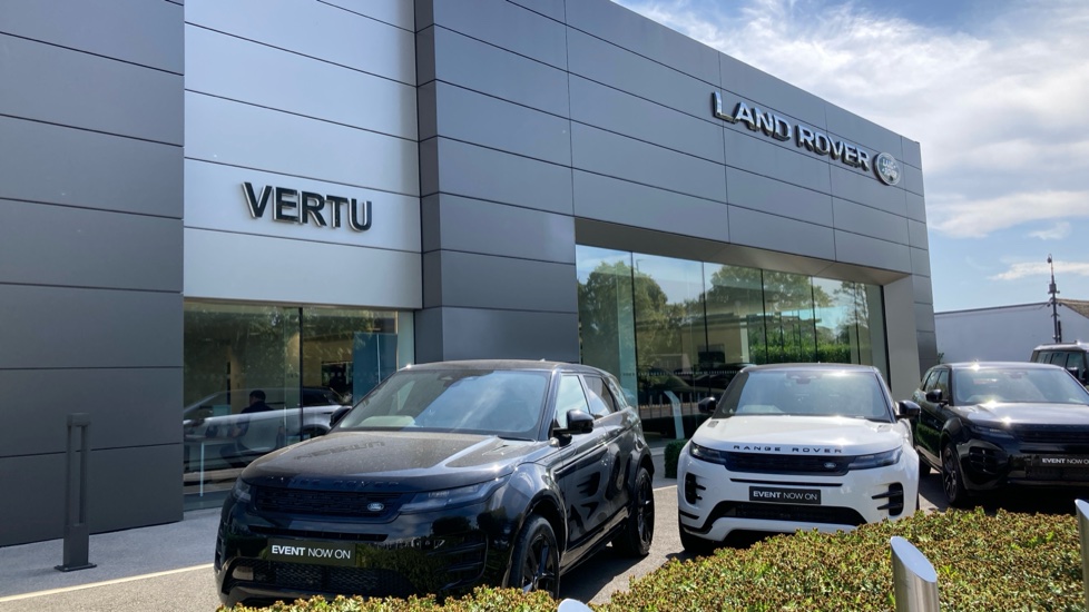 Land Rover Range Rover Evoque 2.0 D200 R-Dynamic HSE 5dr Auto Diesel Hatchback - Image 46