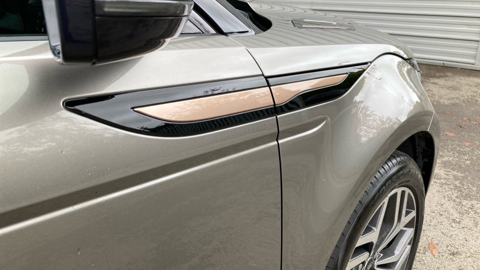 Land Rover Range Rover Evoque 1.5 P300e R-Dynamic HSE 5dr Auto Hatchback - Image 20