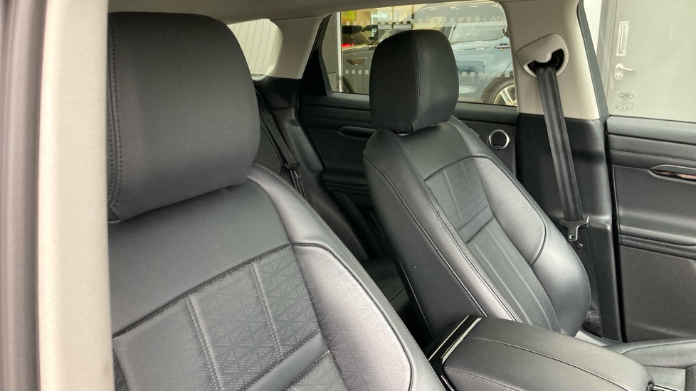 Land Rover Range Rover Evoque 1.5 P300e R-Dynamic HSE 5dr Auto Hatchback - Image 25