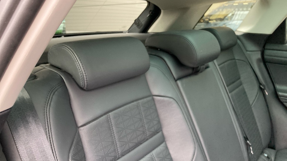 Land Rover Range Rover Evoque 1.5 P300e R-Dynamic HSE 5dr Auto Hatchback - Image 42