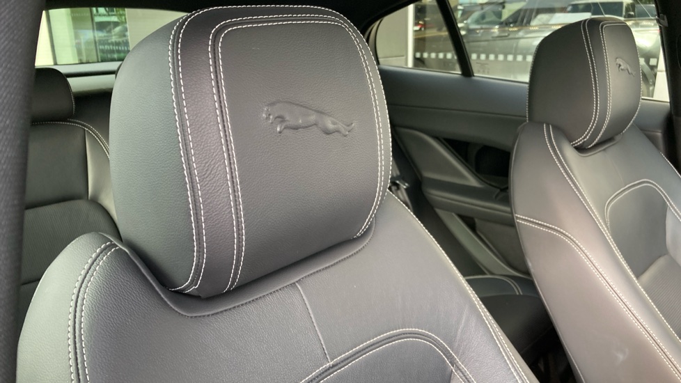 Jaguar I-Pace 294kW EV400 Black 90kWh 5dr Auto [11kW Charger] Electric Estate - Image 26