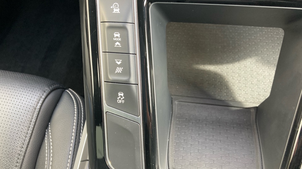 Jaguar I-Pace 294kW EV400 Black 90kWh 5dr Auto [11kW Charger] Electric Estate - Image 37