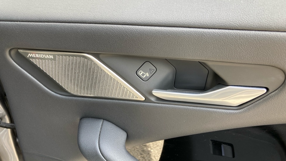 Jaguar I-Pace 294kW EV400 Black 90kWh 5dr Auto [11kW Charger] Electric Estate - Image 44