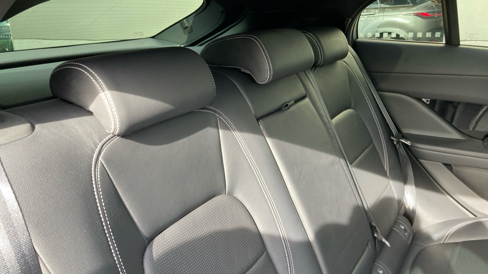 Jaguar I-Pace 294kW EV400 Black 90kWh 5dr Auto [11kW Charger] Electric Estate - Image 46