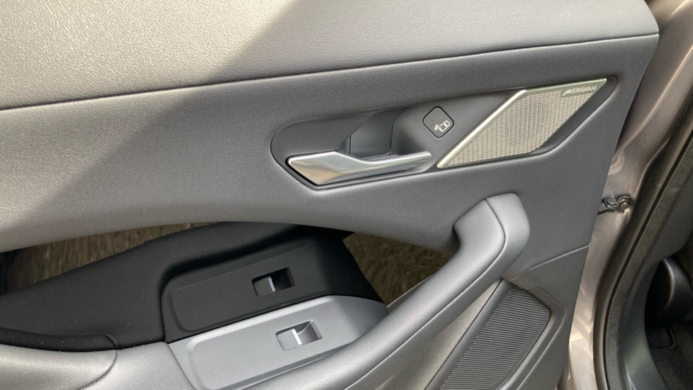 Jaguar I-Pace 294kW EV400 Black 90kWh 5dr Auto [11kW Charger] Electric Estate - Image 50