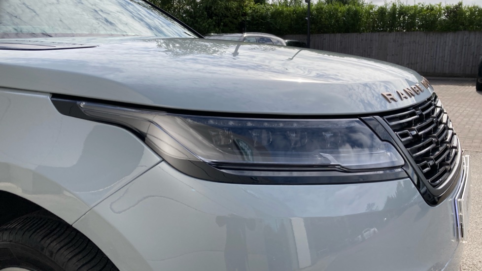Land Rover Range Rover Velar 2.0 D200 MHEV Autobiography 5dr Auto [Revised] Diesel Estate - Image 17