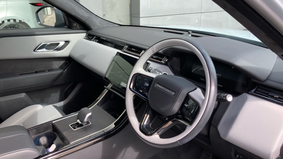 Land Rover Range Rover Velar 2.0 D200 MHEV Autobiography 5dr Auto [Revised] Diesel Estate - Image 25