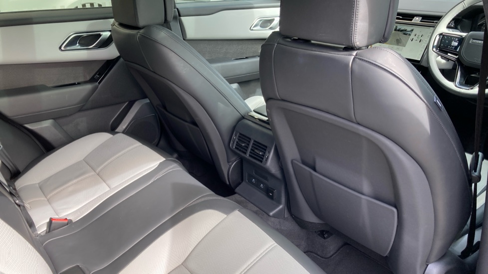 Land Rover Range Rover Velar 2.0 D200 MHEV Autobiography 5dr Auto [Revised] Diesel Estate - Image 41