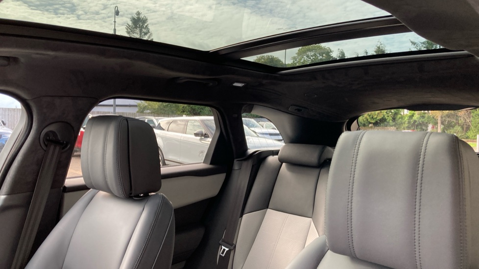 Land Rover Range Rover Velar 2.0 D200 MHEV Autobiography 5dr Auto [Revised] Diesel Estate - Image 49