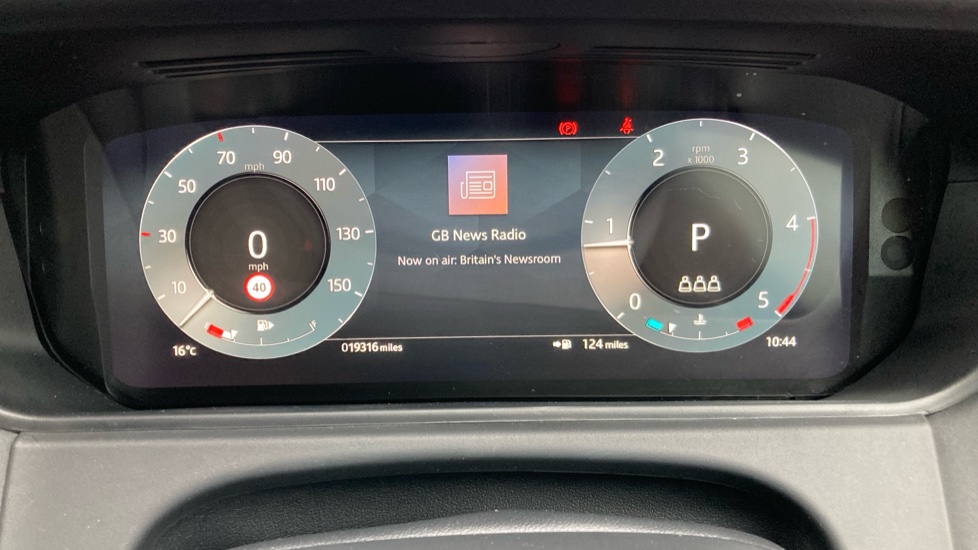 Land Rover Range Rover Velar 2.0 D200 MHEV Dynamic SE 5dr Auto Diesel Estate - Image 16