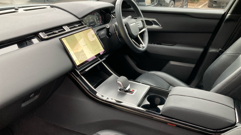 Land Rover Range Rover Velar 2.0 D200 MHEV Dynamic SE 5dr Auto Diesel Estate - Image 46
