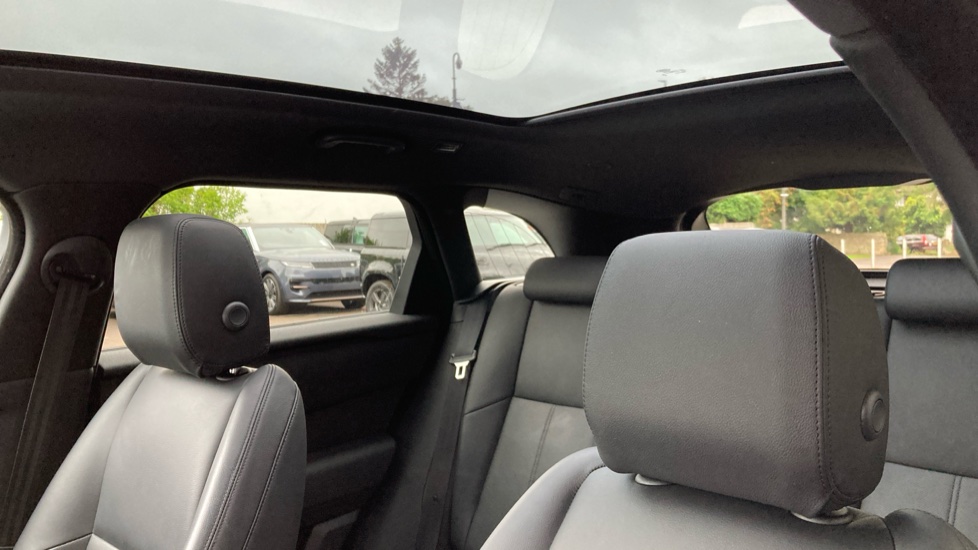 Land Rover Range Rover Velar 2.0 D200 MHEV Dynamic SE 5dr Auto Diesel Estate - Image 47