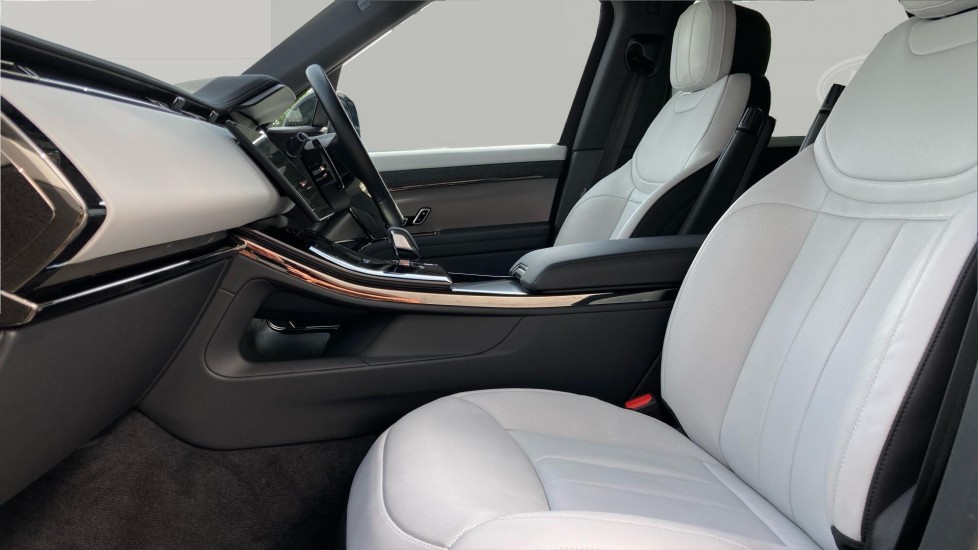 Land Rover Range Rover Sport 3.0 P460e Dynamic SE 5dr Auto Estate - Image 3