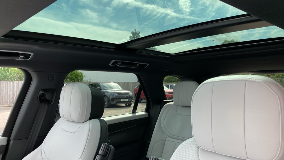 Land Rover Range Rover Sport 3.0 P460e Dynamic SE 5dr Auto Estate - Image 59