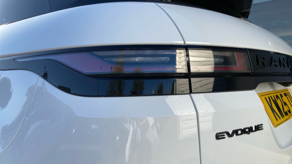 Land Rover Range Rover Evoque 2.0 D200 Autobiography 5dr Auto [Revised] Diesel Hatchback - Image 19
