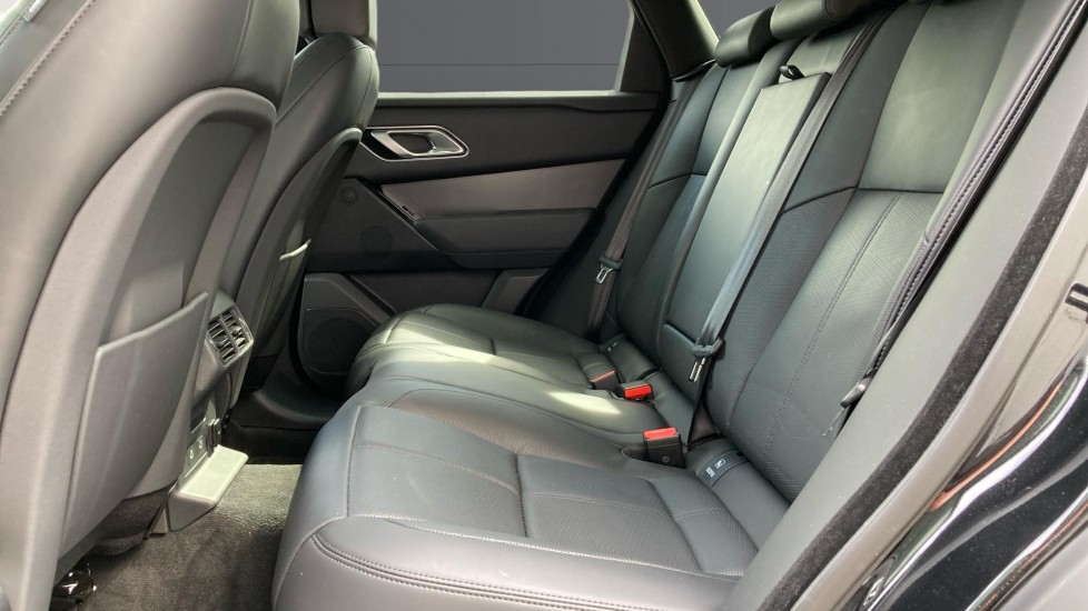 Land Rover Range Rover Velar 3.0 D300 MHEV Dynamic HSE 5dr Auto Diesel Estate - Image 4