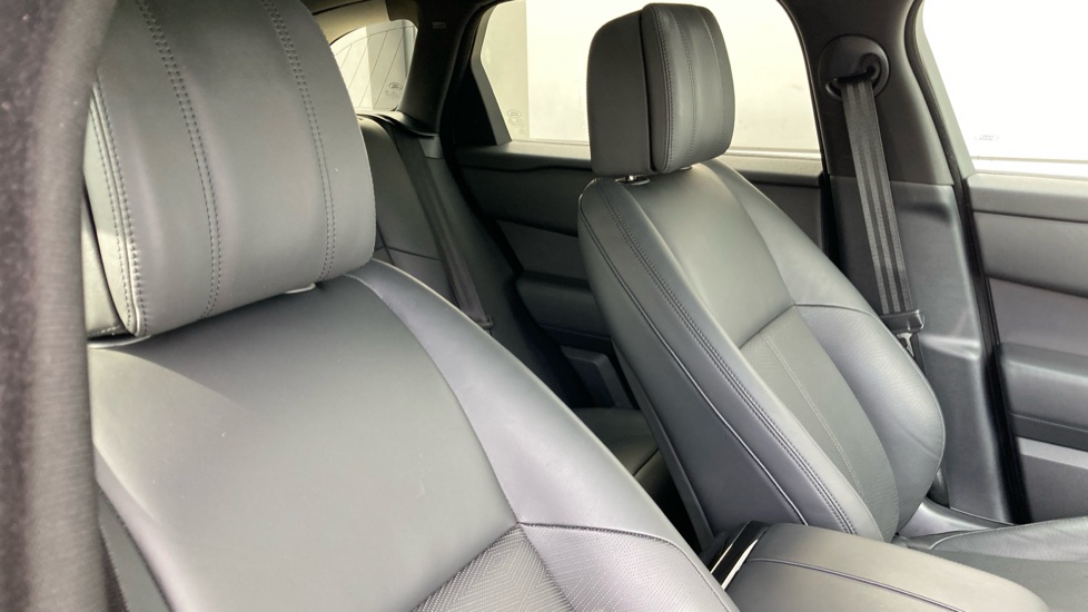 Land Rover Range Rover Velar 3.0 D300 MHEV Dynamic HSE 5dr Auto Diesel Estate - Image 24