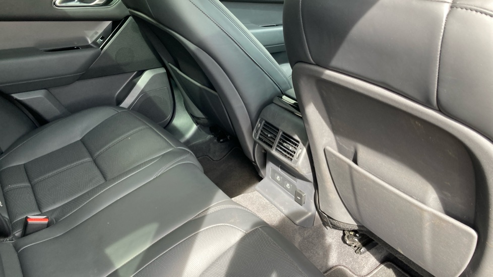 Land Rover Range Rover Velar 3.0 D300 MHEV Dynamic HSE 5dr Auto Diesel Estate - Image 38