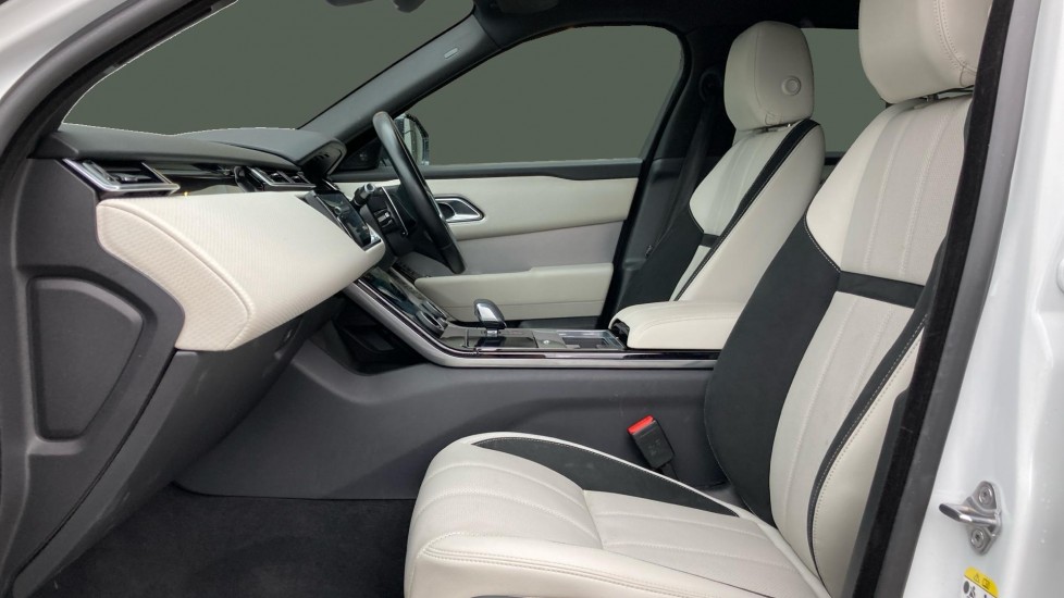 Land Rover Range Rover Velar 2.0 D200 Edition 5dr Auto Diesel Estate - Image 3
