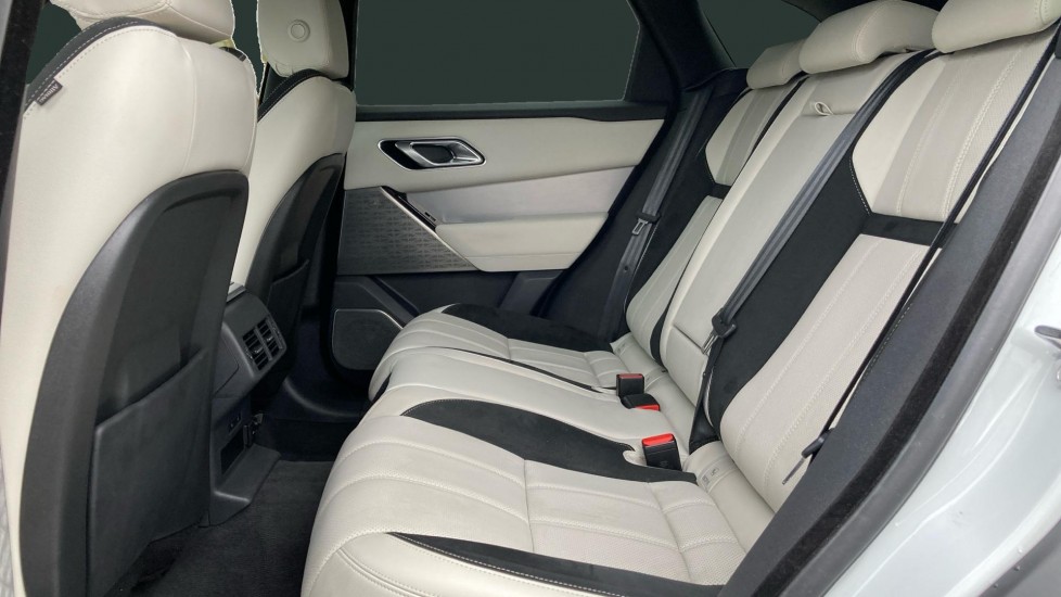 Land Rover Range Rover Velar 2.0 D200 Edition 5dr Auto Diesel Estate - Image 4
