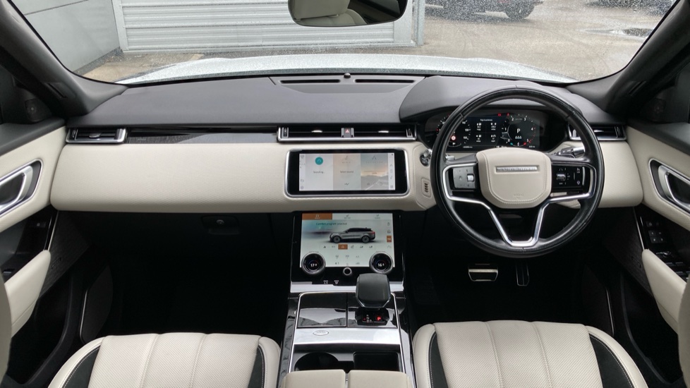 Land Rover Range Rover Velar 2.0 D200 Edition 5dr Auto Diesel Estate - Image 9