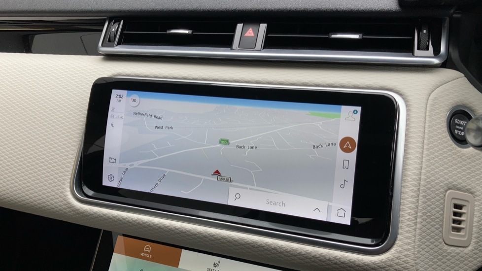 Land Rover Range Rover Velar 2.0 D200 Edition 5dr Auto Diesel Estate - Image 11
