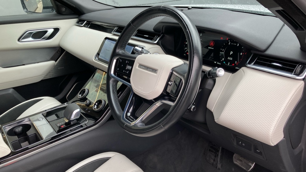 Land Rover Range Rover Velar 2.0 D200 Edition 5dr Auto Diesel Estate - Image 23