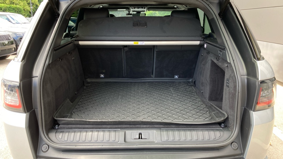 Land Rover Range Rover Sport 3.0 SDV6 Autobiography Dynamic 5dr Auto Diesel Estate - Image 10