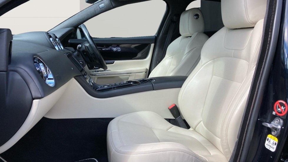 Jaguar XJ 3.0d V6 R-Sport 4dr Auto Diesel Saloon - Image 3
