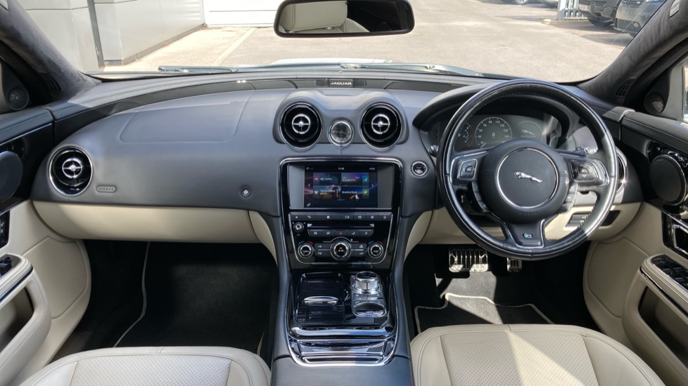 Jaguar XJ 3.0d V6 R-Sport 4dr Auto Diesel Saloon - Image 9