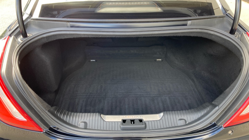 Jaguar XJ 3.0d V6 R-Sport 4dr Auto Diesel Saloon - Image 10