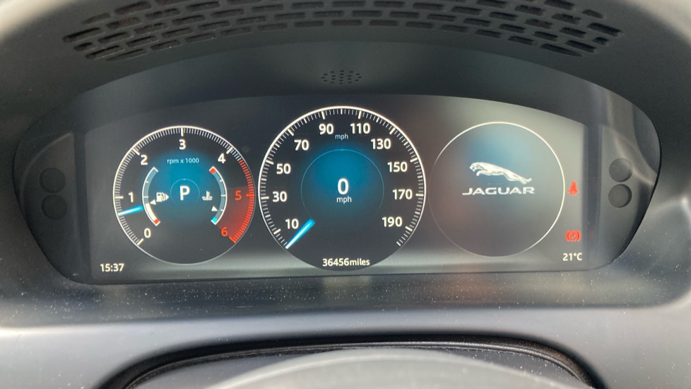 Jaguar XJ 3.0d V6 R-Sport 4dr Auto Diesel Saloon - Image 16