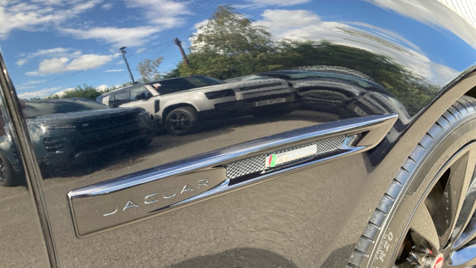 Jaguar XJ 3.0d V6 R-Sport 4dr Auto Diesel Saloon - Image 20