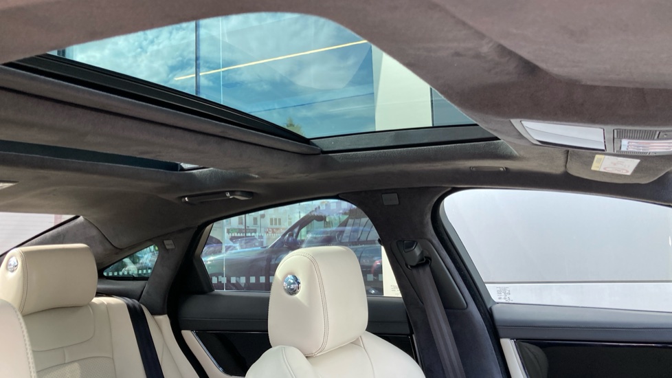 Jaguar XJ 3.0d V6 R-Sport 4dr Auto Diesel Saloon - Image 39