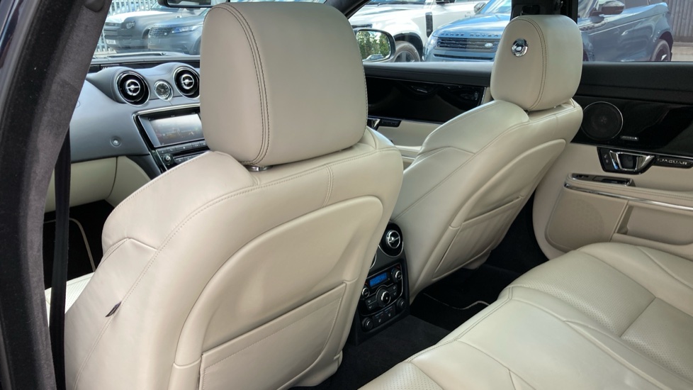 Jaguar XJ 3.0d V6 R-Sport 4dr Auto Diesel Saloon - Image 49