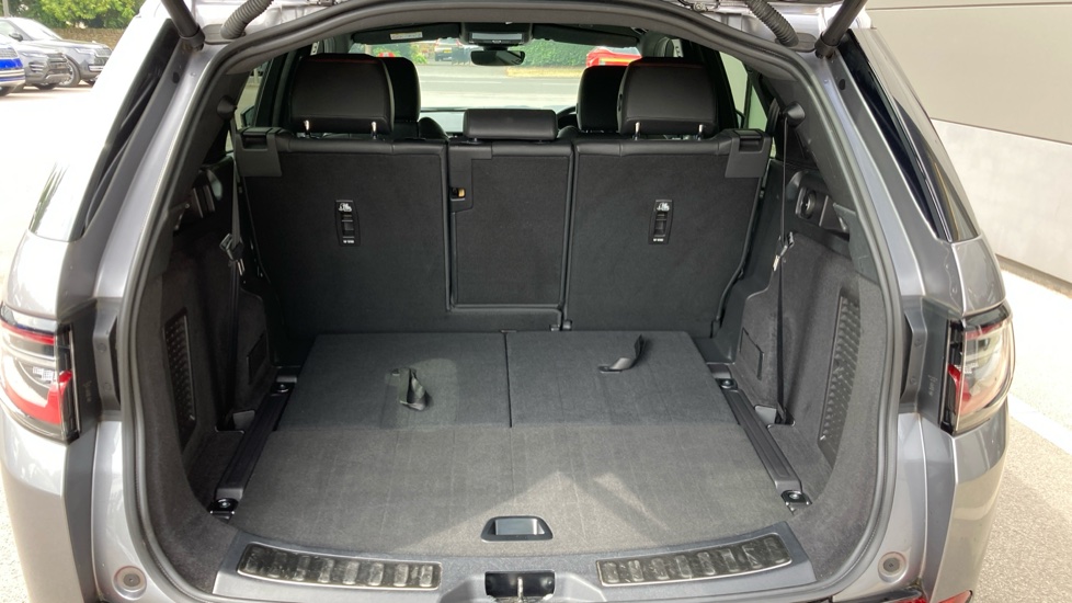 Land Rover Discovery Sport 2.0 D200 R-Dynamic HSE 5dr Auto Diesel Station Wagon - Image 10