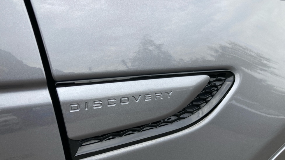 Land Rover Discovery Sport 2.0 D200 R-Dynamic HSE 5dr Auto Diesel Station Wagon - Image 20