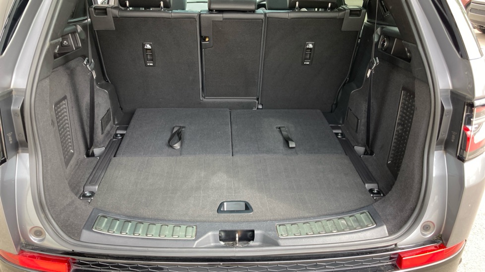 Land Rover Discovery Sport 2.0 D200 R-Dynamic HSE 5dr Auto Diesel Station Wagon - Image 51