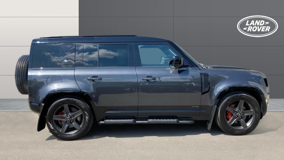 Land Rover Defender 3.0 D300 X 110 5dr Auto Diesel Estate - Image 5