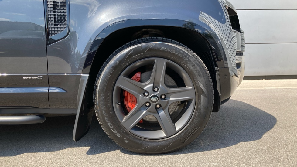Land Rover Defender 3.0 D300 X 110 5dr Auto Diesel Estate - Image 8