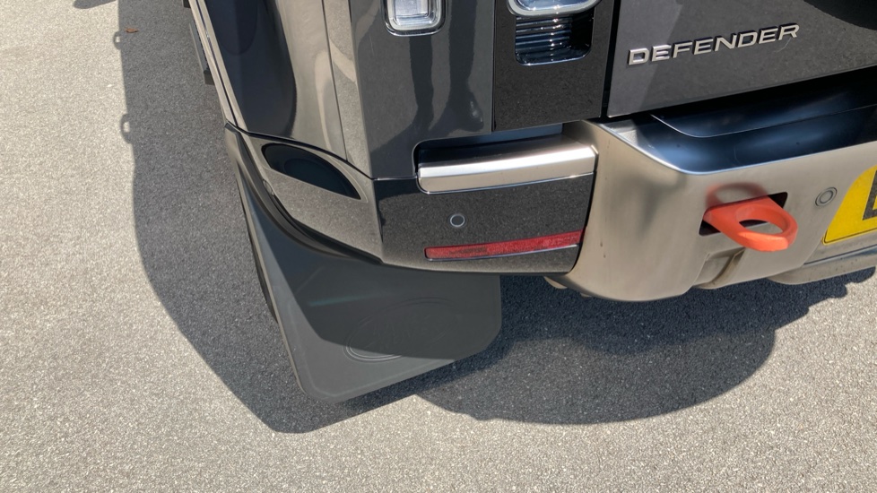 Land Rover Defender 3.0 D300 X 110 5dr Auto Diesel Estate - Image 50