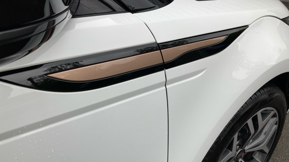 Land Rover Range Rover Evoque 1.5 P300e Autobiography 5dr Auto Hatchback - Image 21