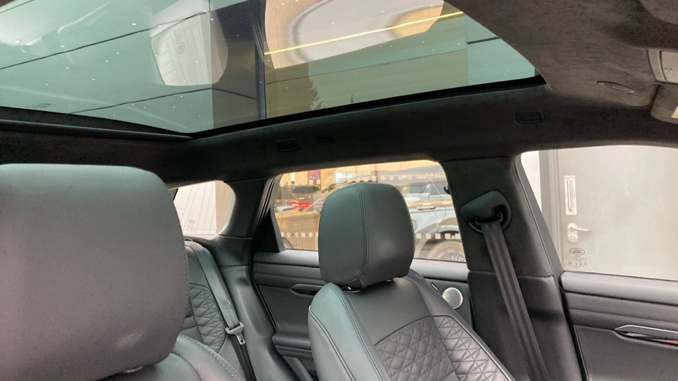 Land Rover Range Rover Evoque 1.5 P300e Autobiography 5dr Auto Hatchback - Image 41