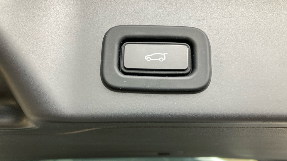 Land Rover Range Rover Evoque 1.5 P300e Autobiography 5dr Auto Hatchback - Image 46